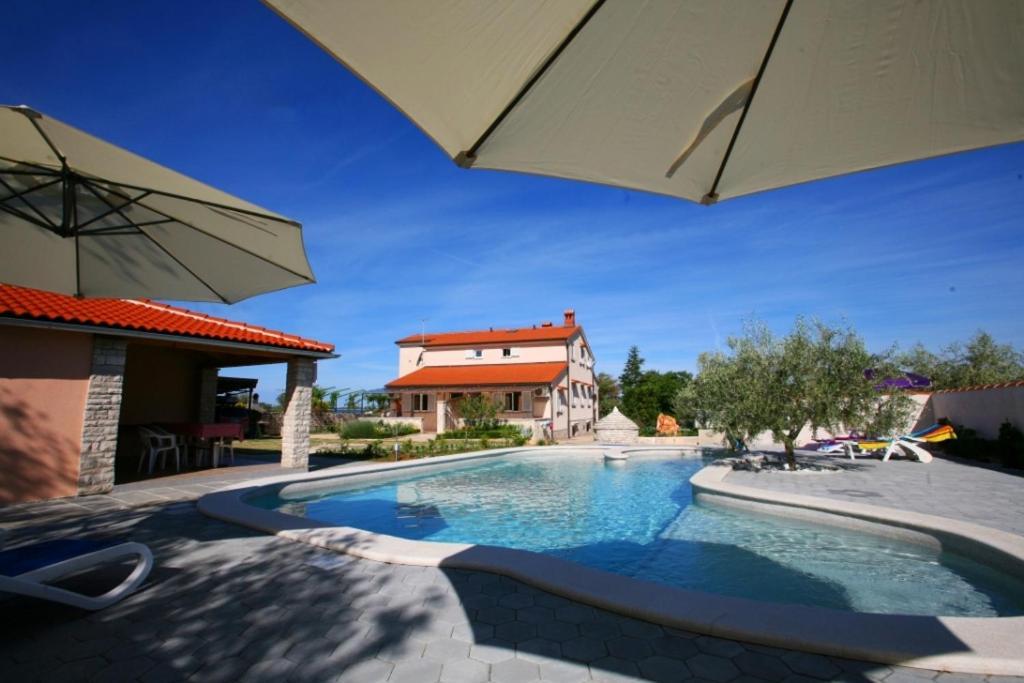 Apartments Villa Oliva Peroj Esterno foto